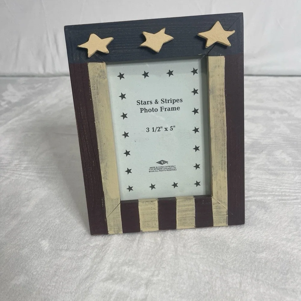Patriotic Americana Red White and Blue Wooden Picture Photo Frame Holds 3 1/2x5
